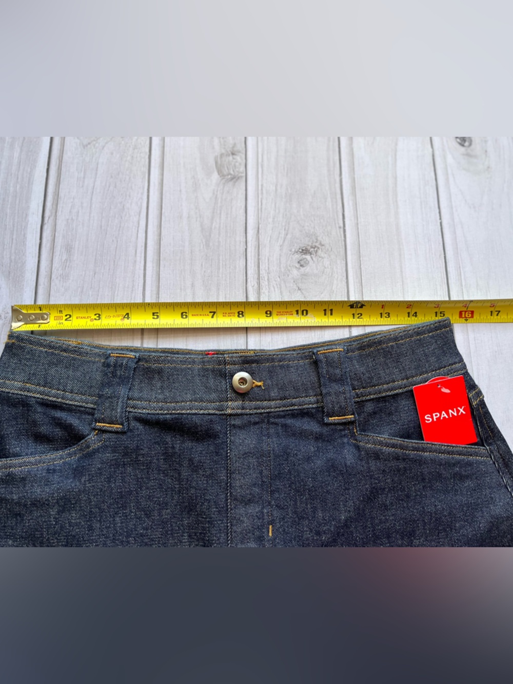 New women’s Spanx dark wash denim pull on trouser short. Size medium. - Picture 13 of 13